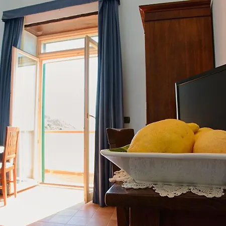 Rina * Амальфі