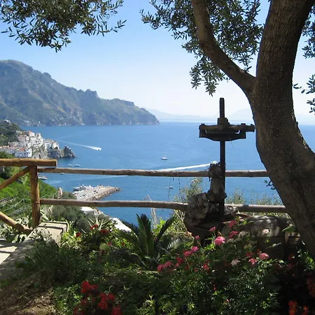 Rina Готель Амальфі